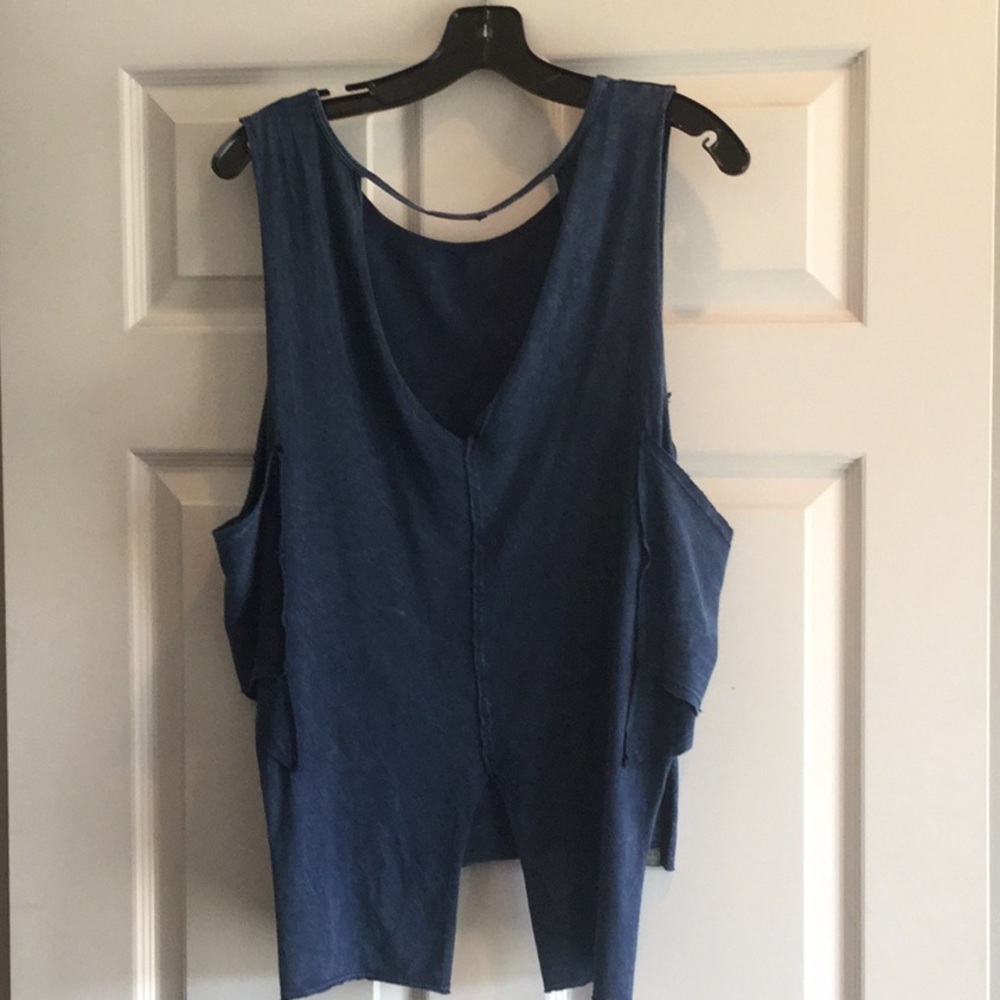 Top - Picture 2 of 2